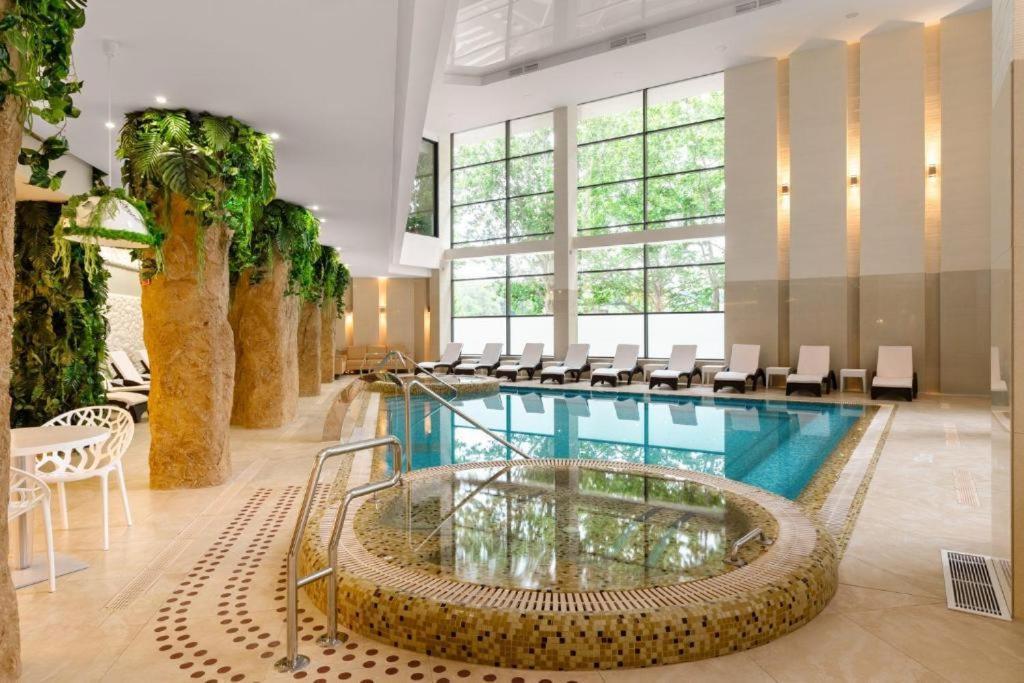 Aquaperla Hotel & Spa 基希讷乌 外观 照片