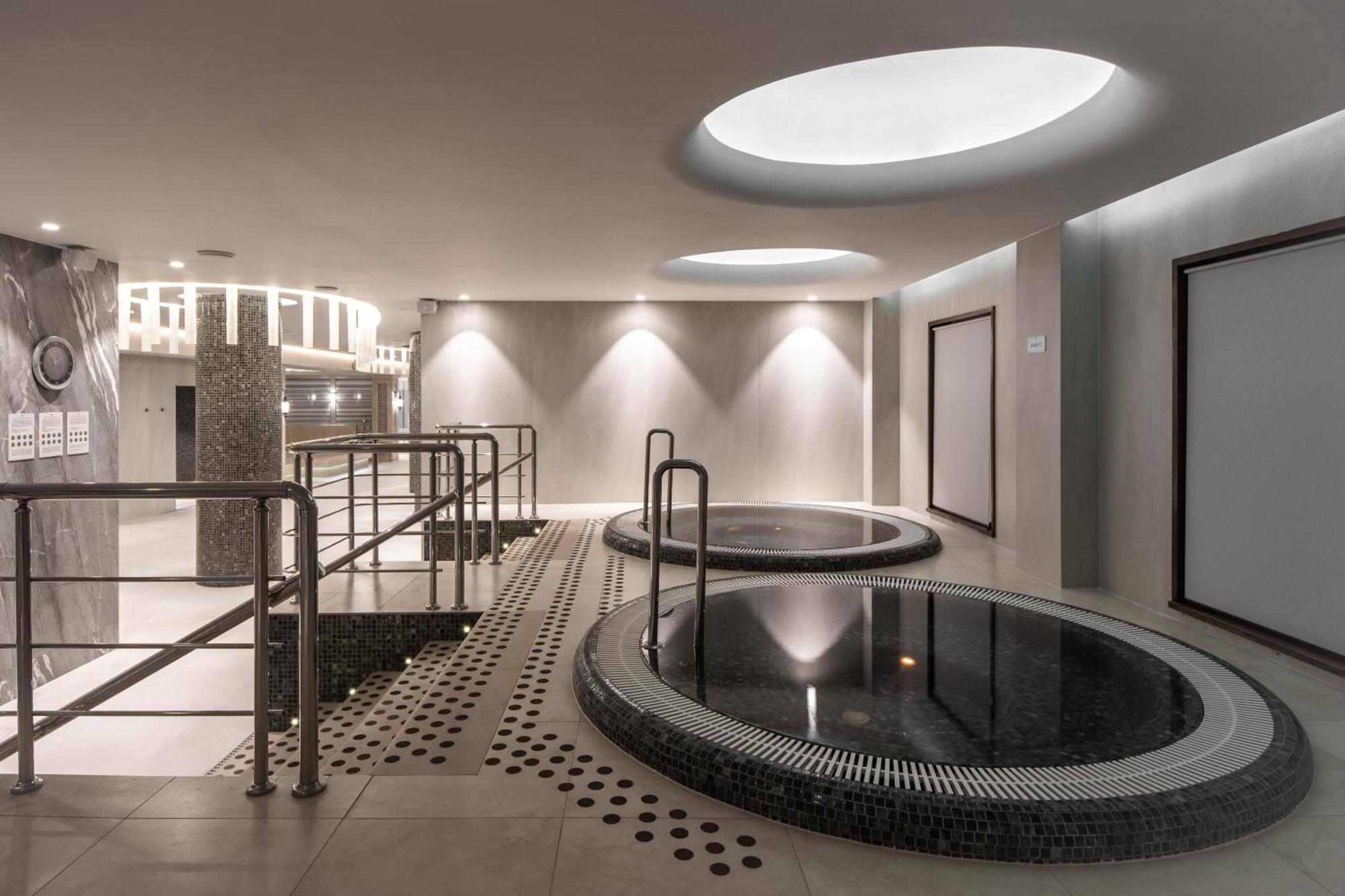 Aquaperla Hotel & Spa 基希讷乌 外观 照片